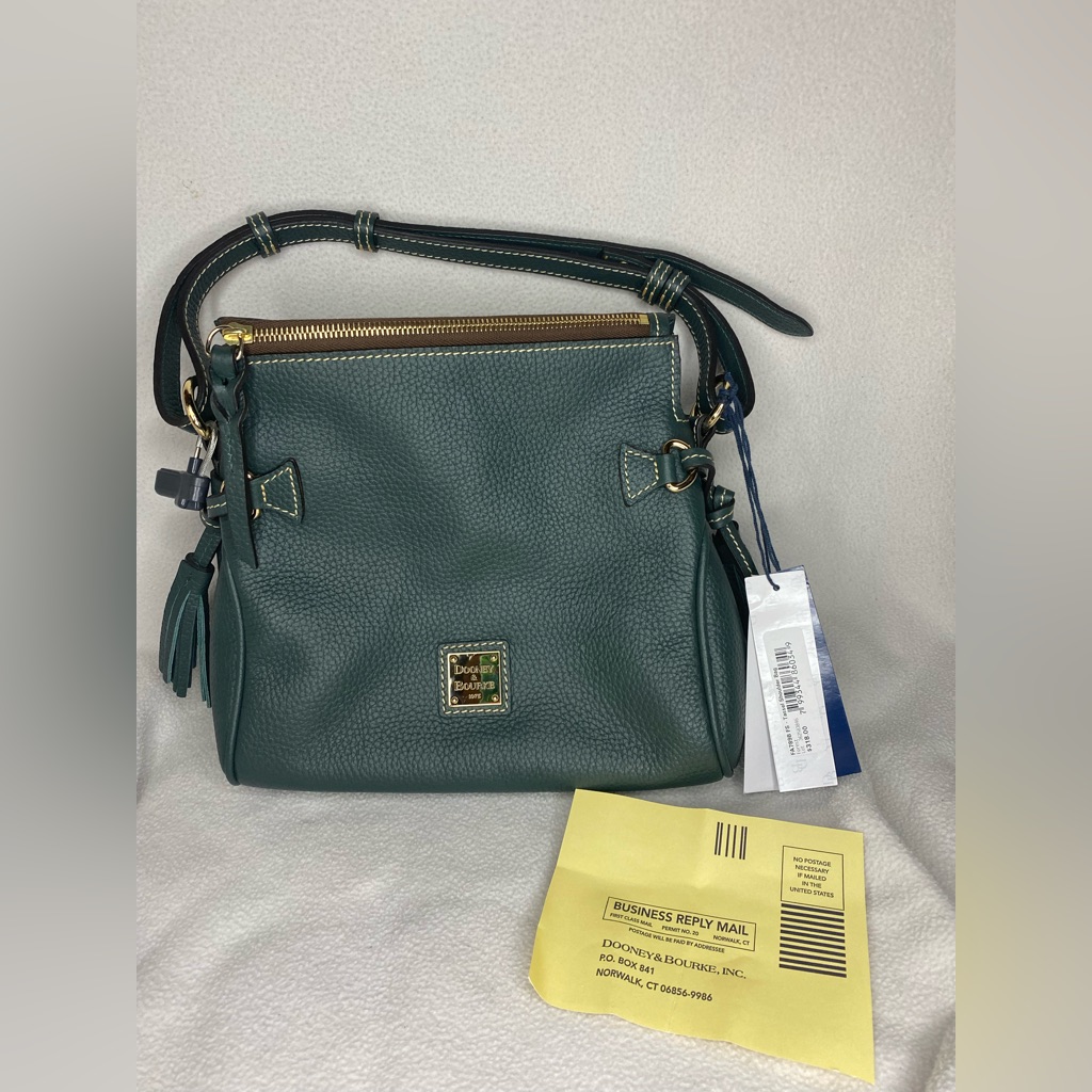 $318 Retail Nwt Dooney & Bourke Pebble Grain Tassel Shoulder Bag